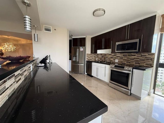 1 of 23 - 20185 E Country Club Dr 1202, Aventura, FL