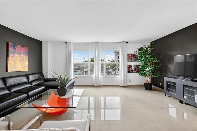 2 of 26 - 1881 Middle River Dr 301, Fort Lauderdale, FL