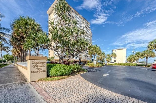 1 of 33 - 1012 N Ocean Blvd 607, Pompano Beach, FL
