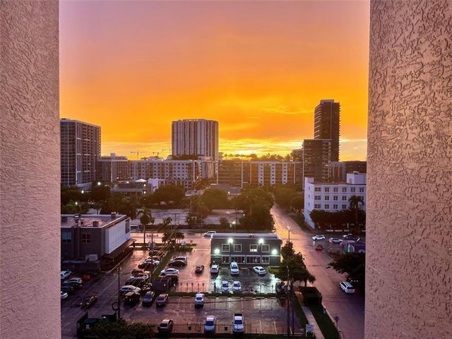 3 of 61 - 444 Ne 30 St 1006, Miami, FL