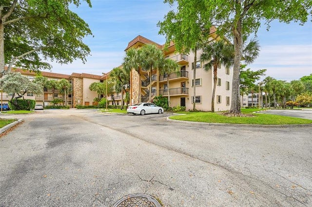4 of 64 - 4940 E Sabal Palm 202, Tamarac, FL