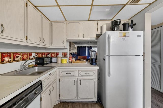 4 of 17 - 3051 Nw 46th Ave 405, Lauderdale Lakes, FL