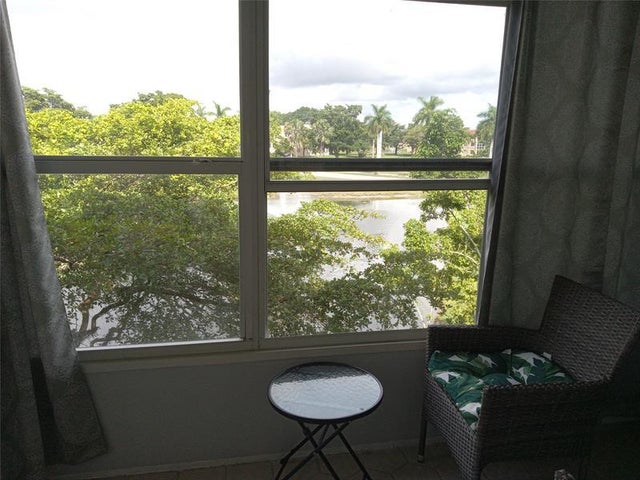 1 of 21 - 9020 Sunrise Lakes Blvd 304, Sunrise, FL
