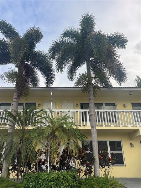 1 of 12 - 2120 Ne 42nd Ct 6, Lighthouse Point, FL