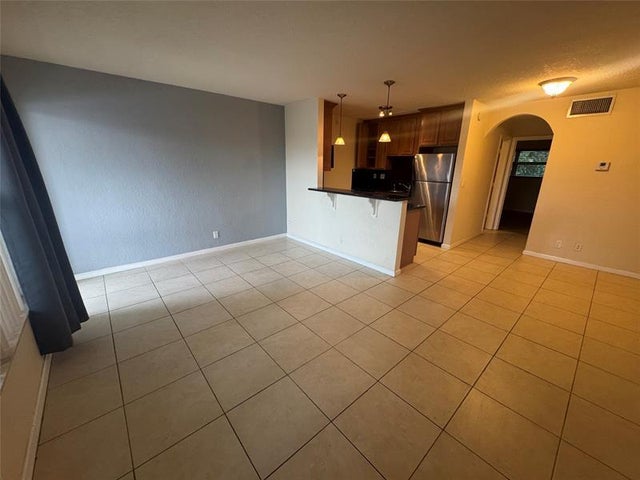 2 of 12 - 2120 Ne 42nd Ct 6, Lighthouse Point, FL