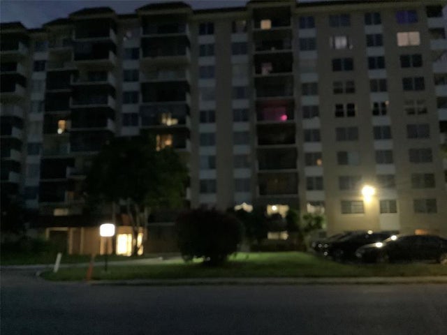 2 of 21 - 4174 Inverrary Dr 309, Lauderhill, FL