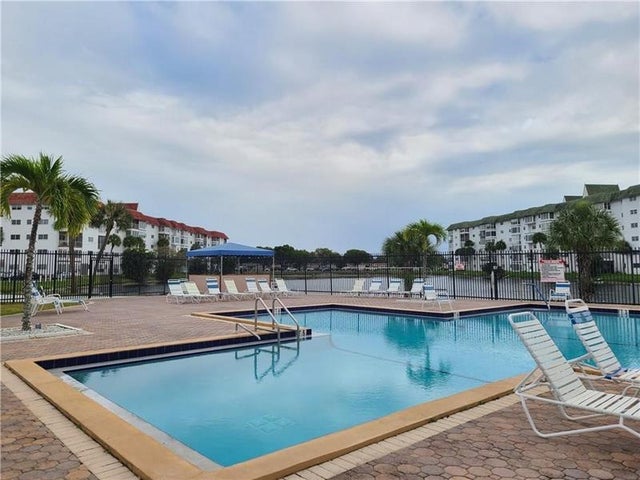 5 of 26 - 4880 Nw 22nd St 309, Lauderhill, FL