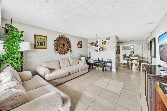 5 of 5 - 2715 Ne 56 Street 203, Fort Lauderdale, FL