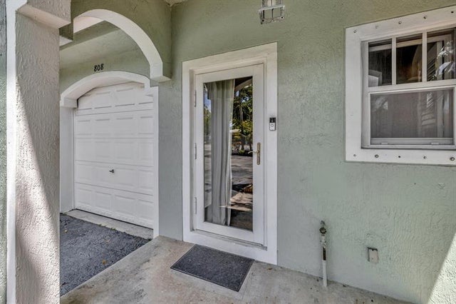 2 of 29 - 808 4th Ave, Fort Lauderdale, FL