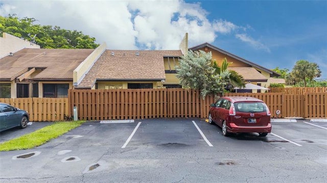 1 of 33 - 3706 Nw 77th Ave 3706, Hollywood, FL