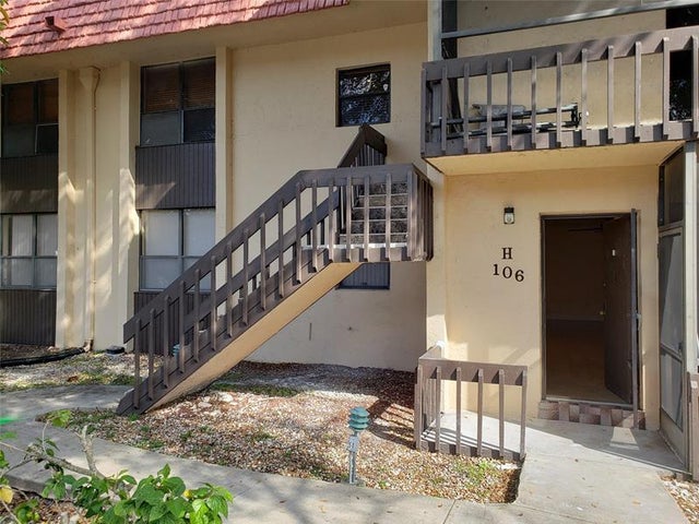 2 of 100 - 750 Ne 199th St H-106, Miami, FL
