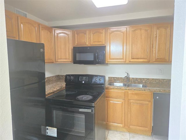 5 of 20 - 5208 Nw 18th Ct 2k, Fort Lauderdale, FL
