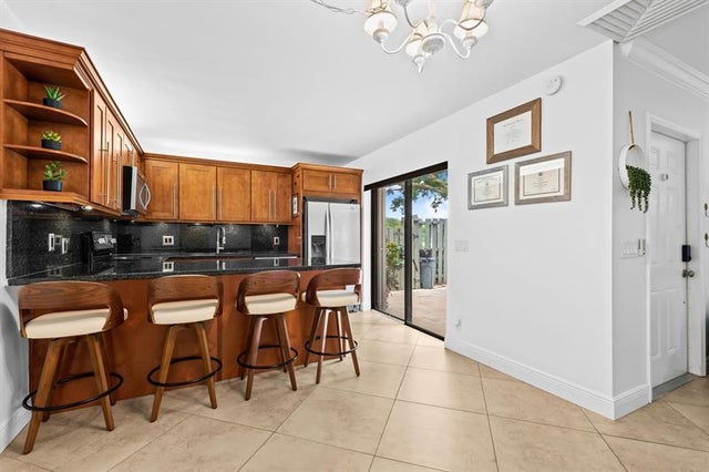 4 of 16 - 9995 Nw 6th Ct 9995, Plantation, FL