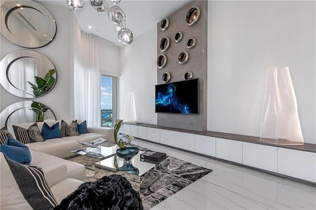 1 of 53 - 350 Se 2nd St Gph-90, Fort Lauderdale, FL