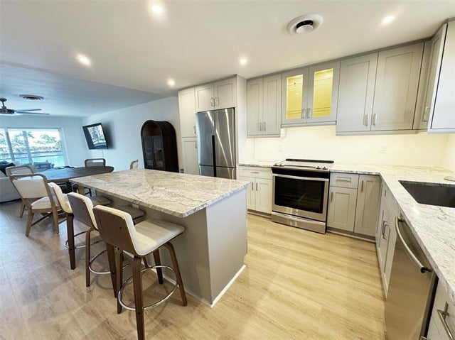 1 of 14 - 2330 Ne 36th Street 11, Lighthouse Point, FL