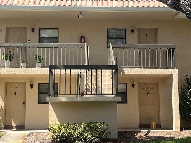 6796 Palmetto Cir 202, Boca Raton