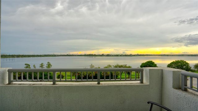 5 of 31 - 300 S Australian Ave 408, West Palm Beach, FL