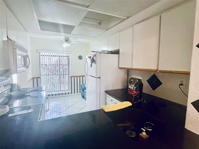 4 of 18 - 2059 Sw 15th St 225, Deerfield Beach, FL