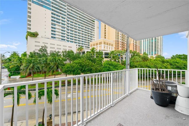 4 of 35 - 95 N Birch Rd 304, Fort Lauderdale, FL