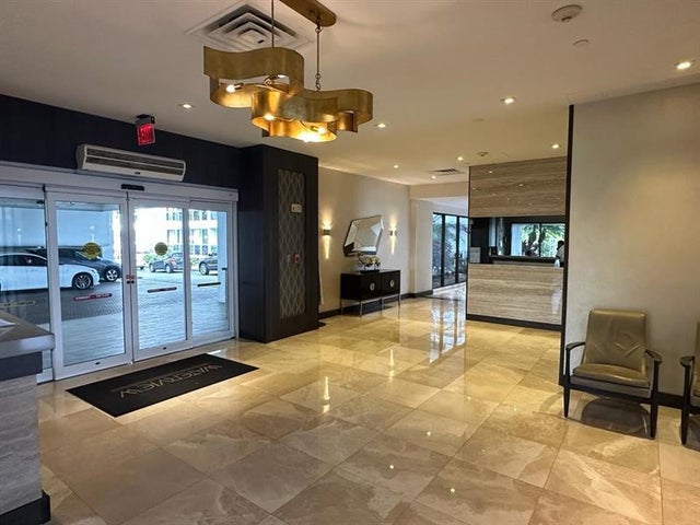 5 of 24 - 20505 E Country Club Dr 637, Aventura, FL