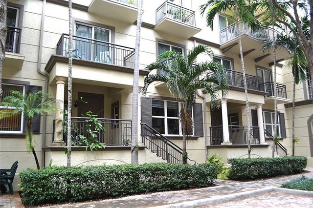 3 of 33 - 2617 Ne 14th Ave 106, Wilton Manors, FL