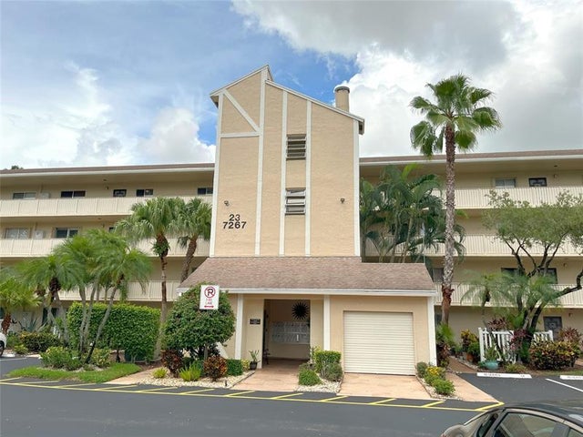 1 of 38 - 7267 Huntington Ln 104, Delray Beach, FL