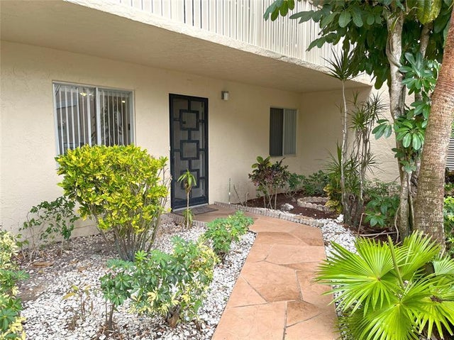 2 of 38 - 7267 Huntington Ln 104, Delray Beach, FL
