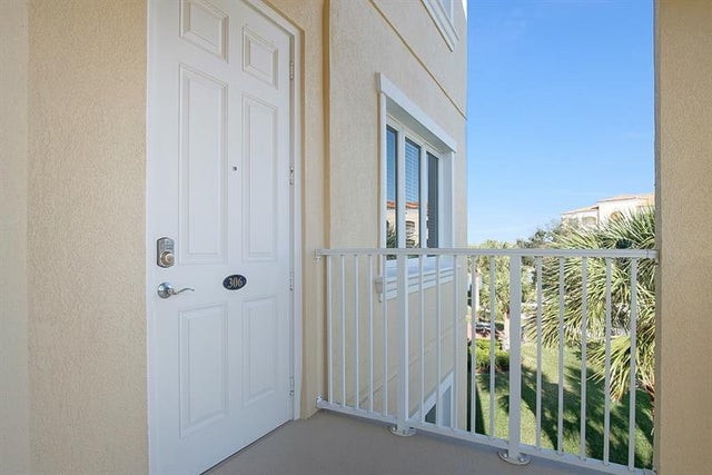 3 of 36 - 19 Harbour Isle Dr W 306, Fort Pierce, FL
