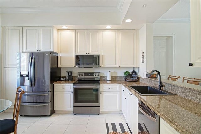4 of 36 - 19 Harbour Isle Dr W 306, Fort Pierce, FL