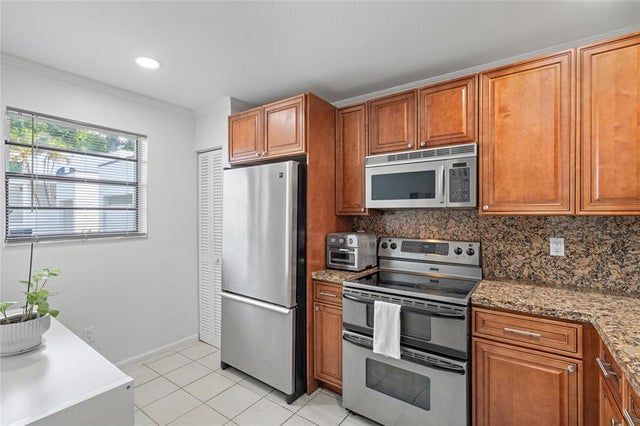 5 of 20 - 331 Nw 36th Ave, Deerfield Beach, FL
