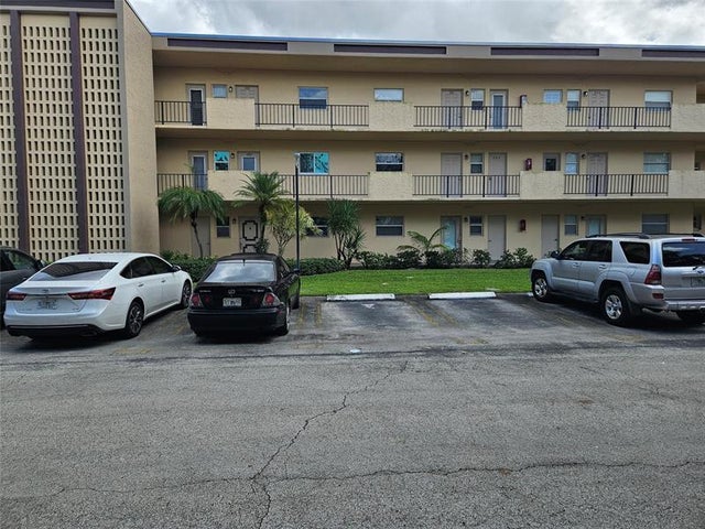 1 of 37 - 200 Ashbury Rd 301, Hollywood, FL