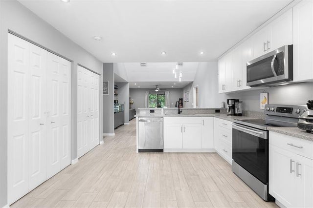 9941 Sw 16th St -, Pembroke Pines