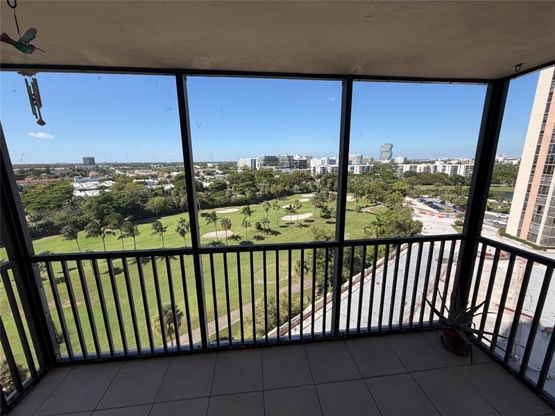 20335 W Country Club Dr 1101, Aventura