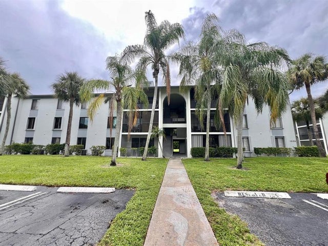 1 of 30 - 1009 Green Pine Blvd H3, West Palm Beach, FL