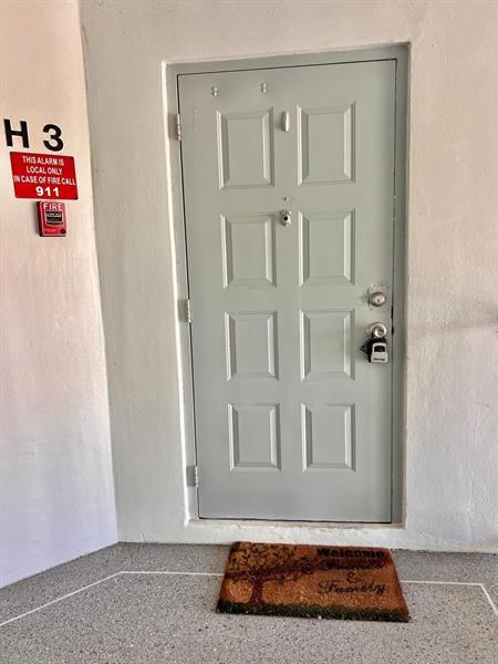 5 of 30 - 1009 Green Pine Blvd H3, West Palm Beach, FL