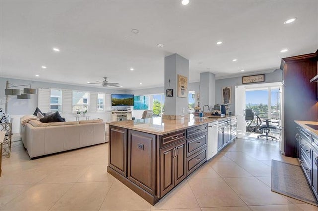 5 of 52 - 3050 Ne 47th Ct 301, Fort Lauderdale, FL