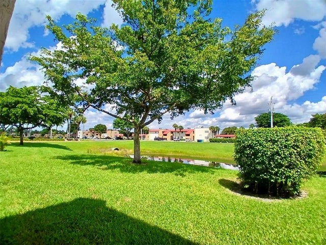 3 of 35 - 100 Lake Meryl Dr 105, West Palm Beach, FL