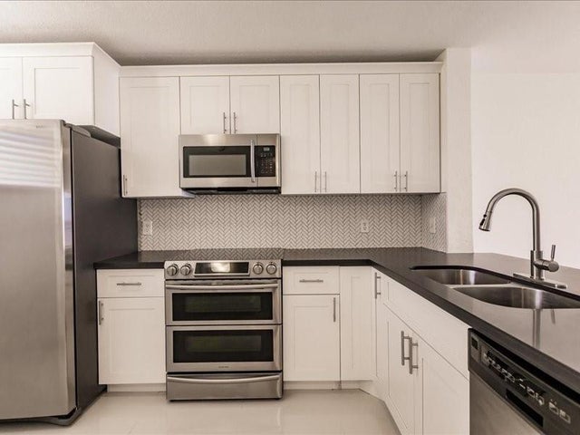 4 of 36 - 112 Lake Emerald Dr 202, Oakland Park, FL