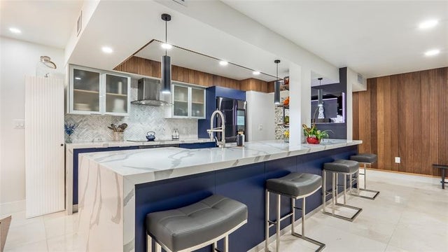 2 of 31 - 1410 Sheridan St 7i, Hollywood, FL