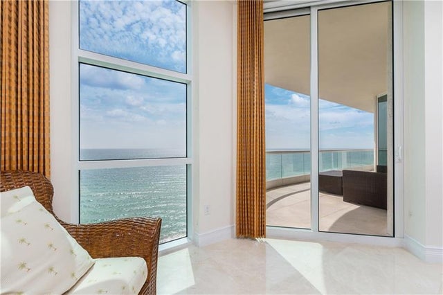 5 of 30 - 16051 Collins Ave 1202, Sunny Isles Beach, FL