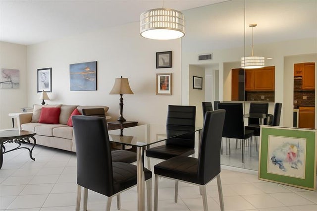 4 of 26 - 4350 Hillcrest Dr 818, Hollywood, FL
