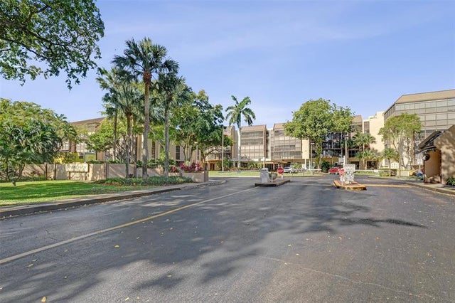 3 of 88 - 2800 N 46th Ave A404, Hollywood, FL