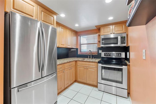 3 of 25 - 1720 Jefferson St 212, Hollywood, FL