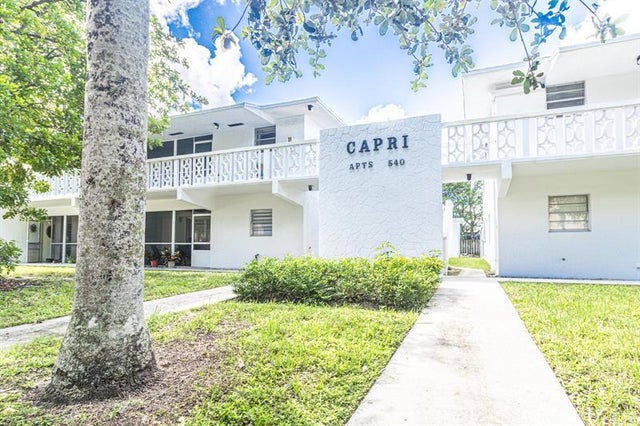 1 of 30 - 540 N Luna Ct 2, Hollywood, FL