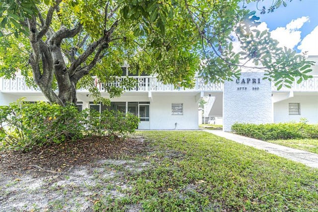 2 of 30 - 540 N Luna Ct 2, Hollywood, FL