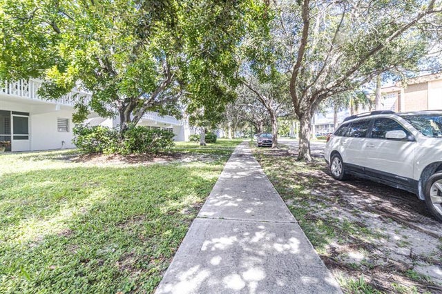 4 of 30 - 540 N Luna Ct 2, Hollywood, FL