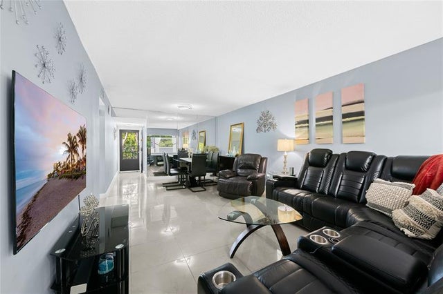 4 of 23 - 471 N Pine Island Rd 302d, Fort Lauderdale, FL