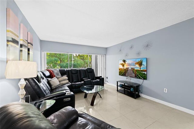 5 of 23 - 471 N Pine Island Rd 302d, Fort Lauderdale, FL
