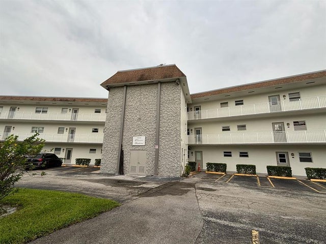 1 of 11 - 5000 Nw 36th Street 606, Lauderdale Lakes, FL
