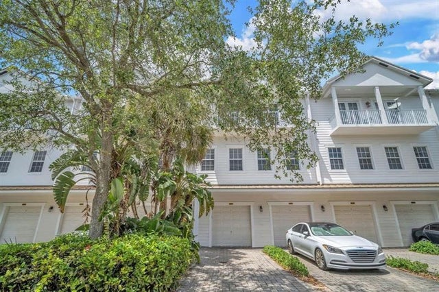 2 of 27 - 6967 Lakeside Cir N 220, Davie, FL